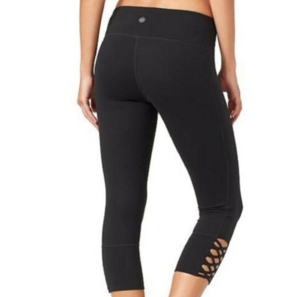 Athleta Leggings Small Capris Black Lattice Mind Over Matter - Picture 5 of 8